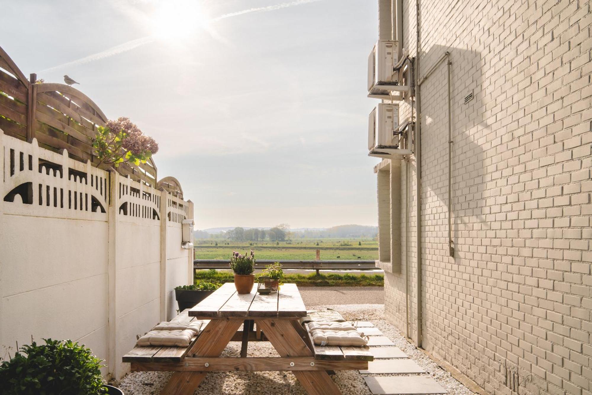 Maas Suites - The River House With Private Sauna Lanaken Exterior photo